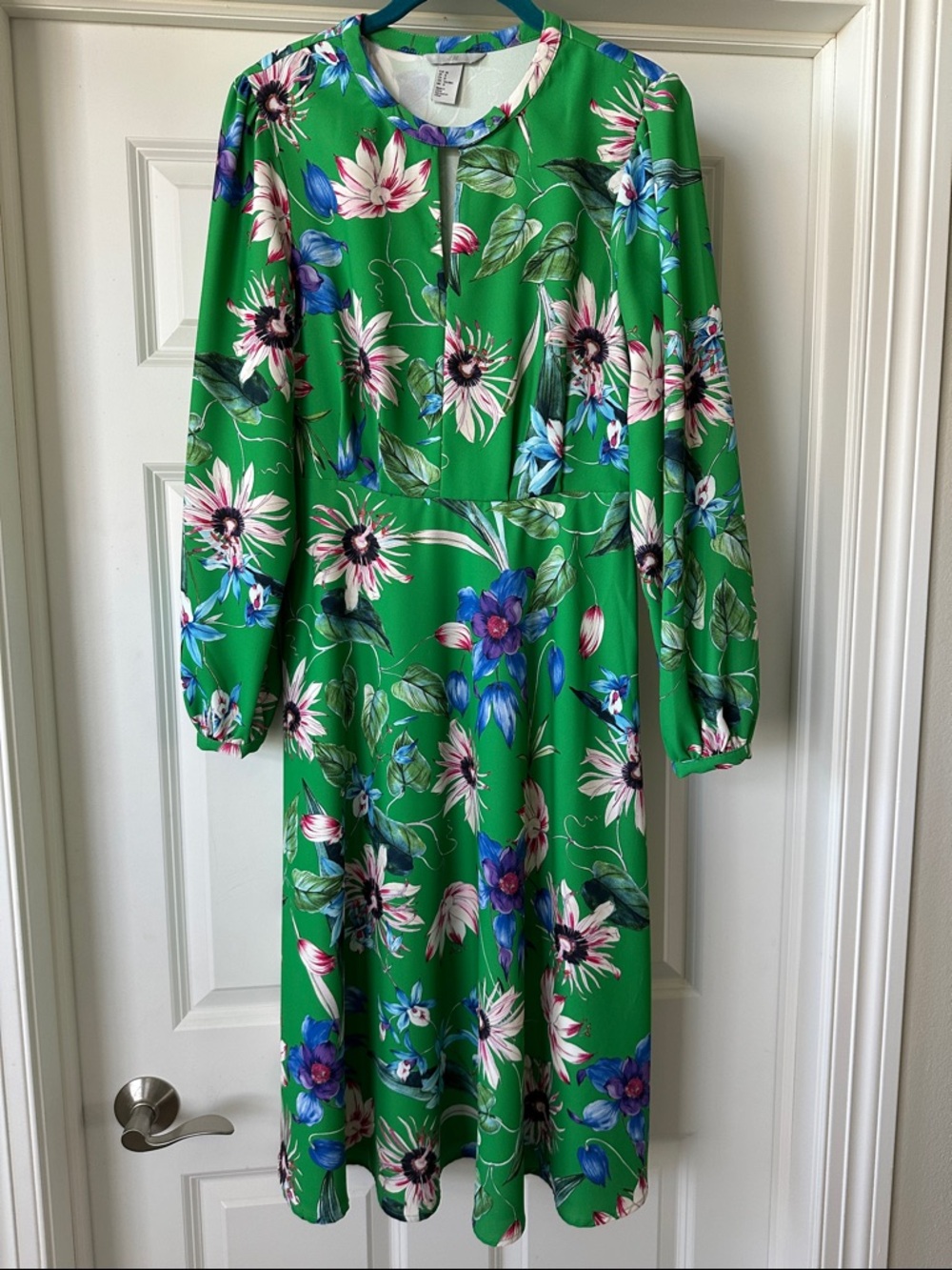 H&M Green Floral Long-Sleeve Midi Dress